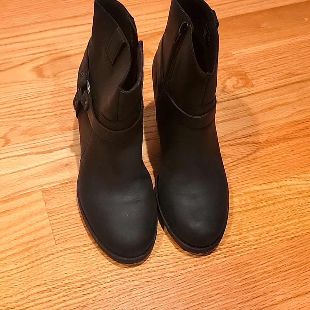 Clarks leather western look  booties as new, never worn